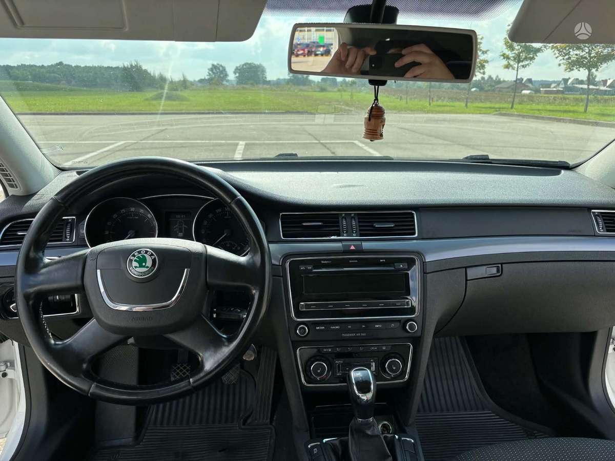 Skoda Superb, 1.6 l., Хэтчбек
