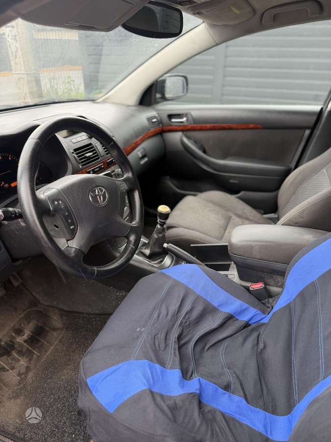 Toyota Avensis - 9