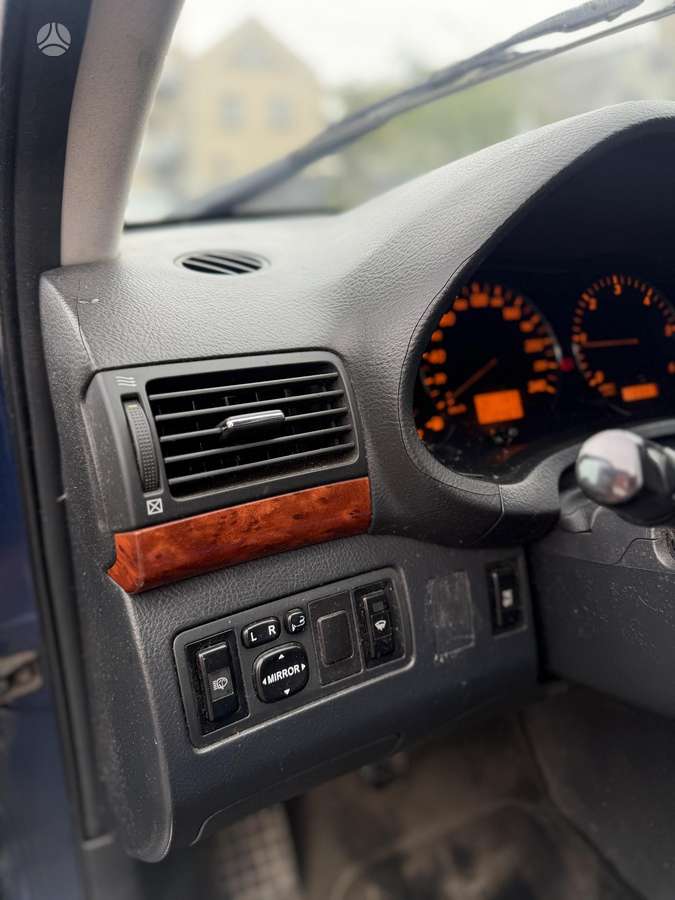 Toyota Avensis - 11