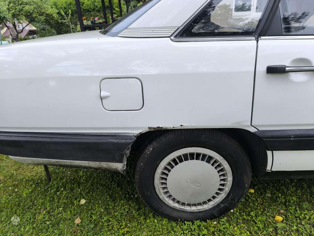 Audi 100, 1.8 l., Седан