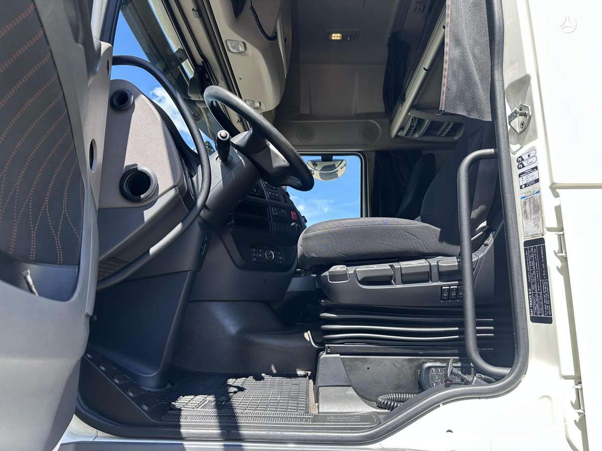 DAF XF 106.480 Super space cab, double sleeper