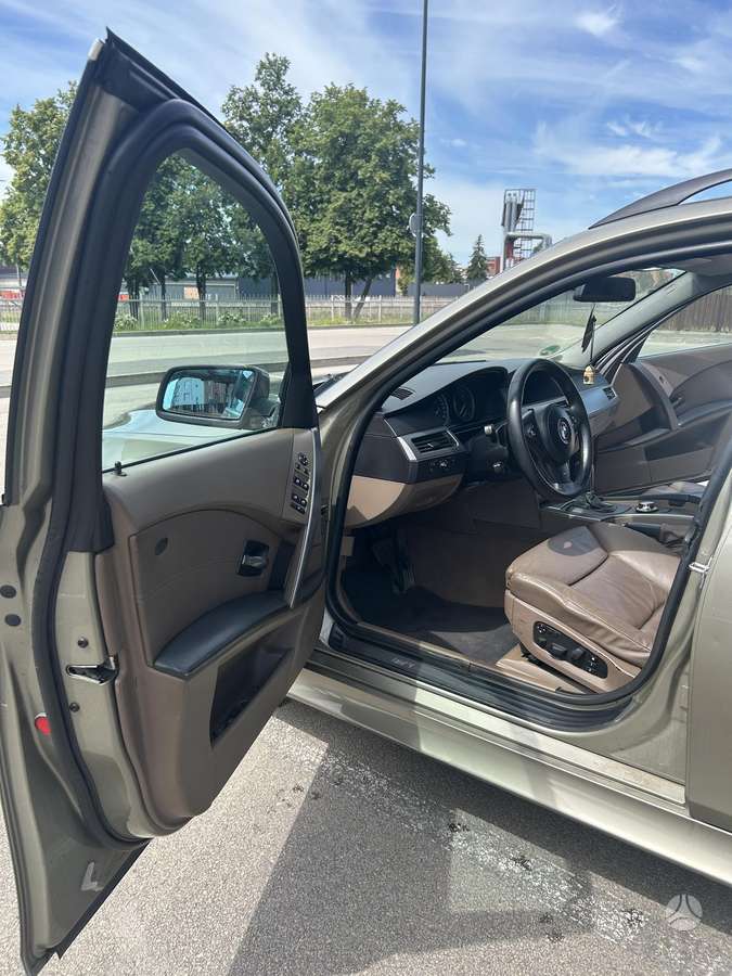 BMW 525, 2.5 l., Универсал