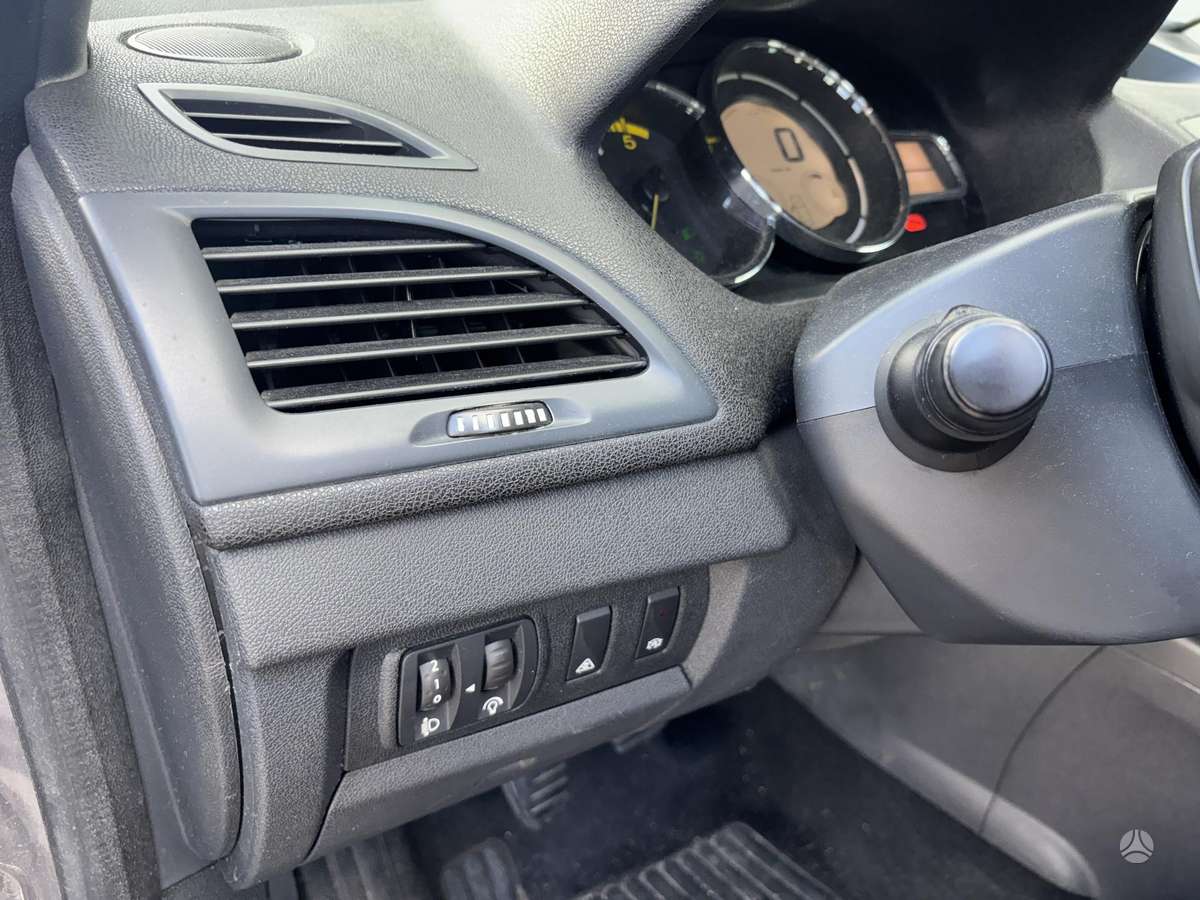 Renault Megane - 8