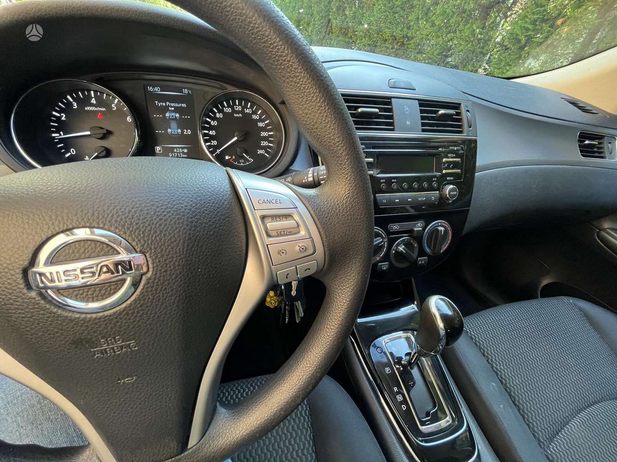 Nissan Pulsar, 1.2 l., hatchback