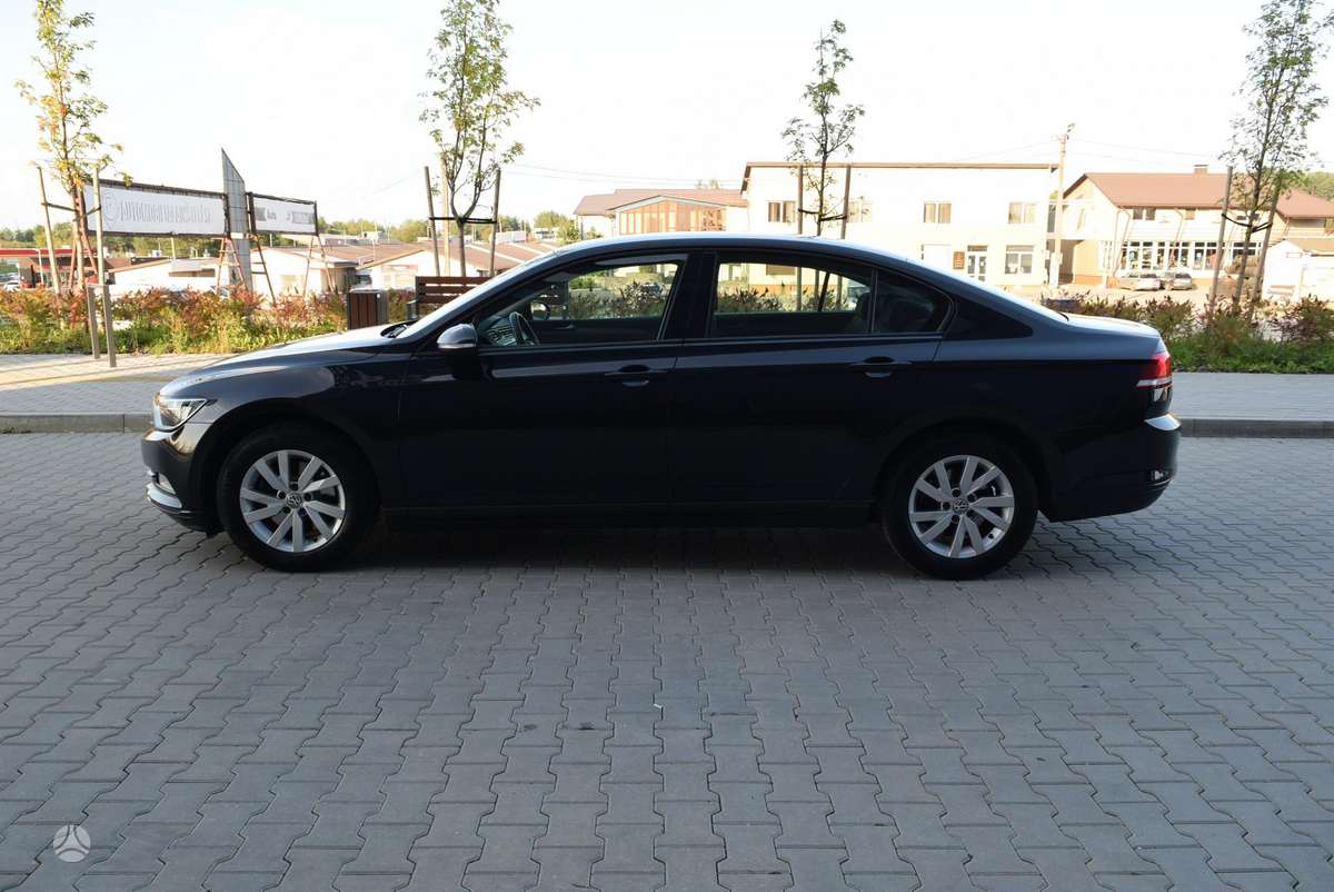 Volkswagen Passat - 4