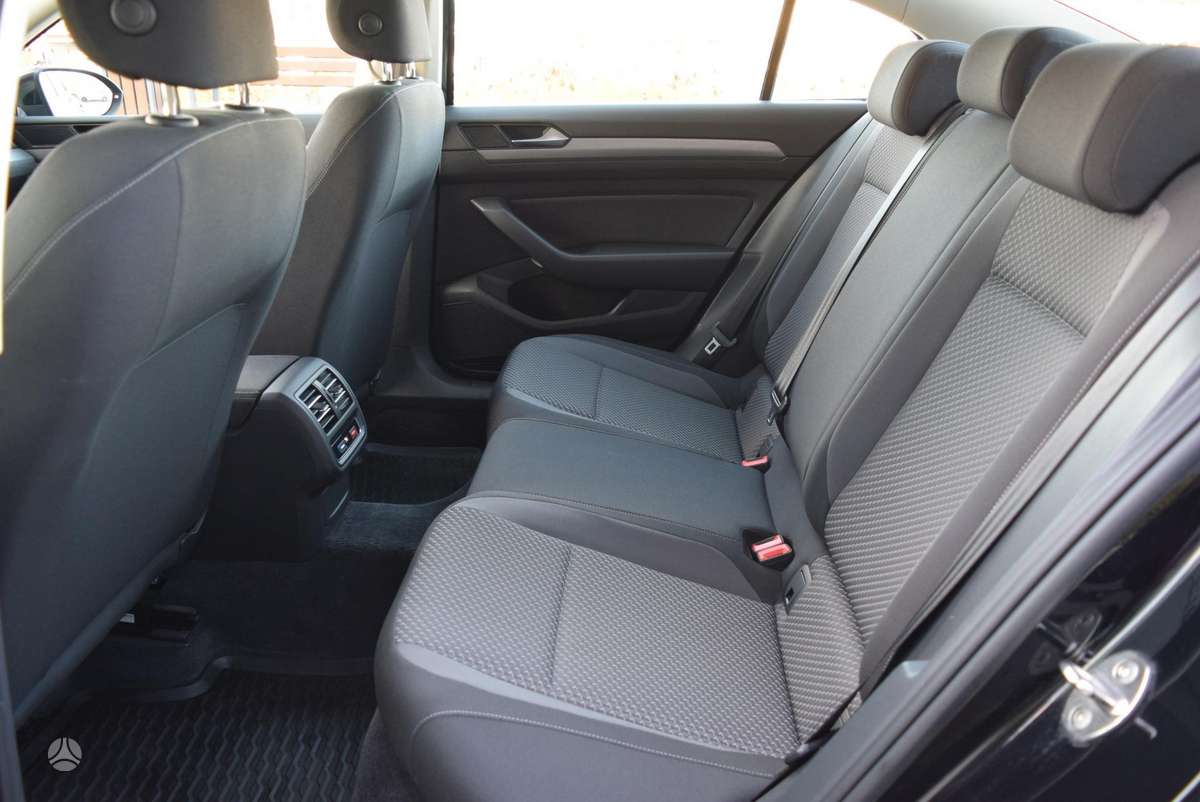 Volkswagen Passat - 10