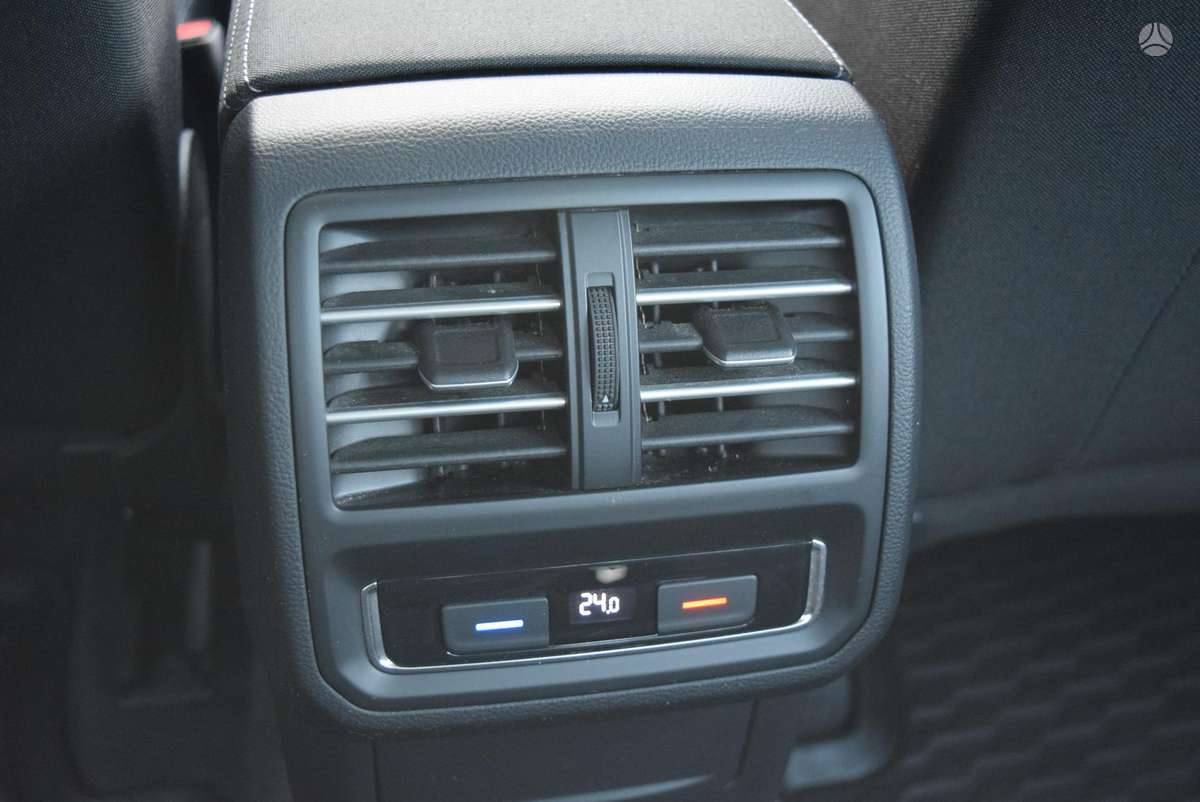 Volkswagen Passat - 12