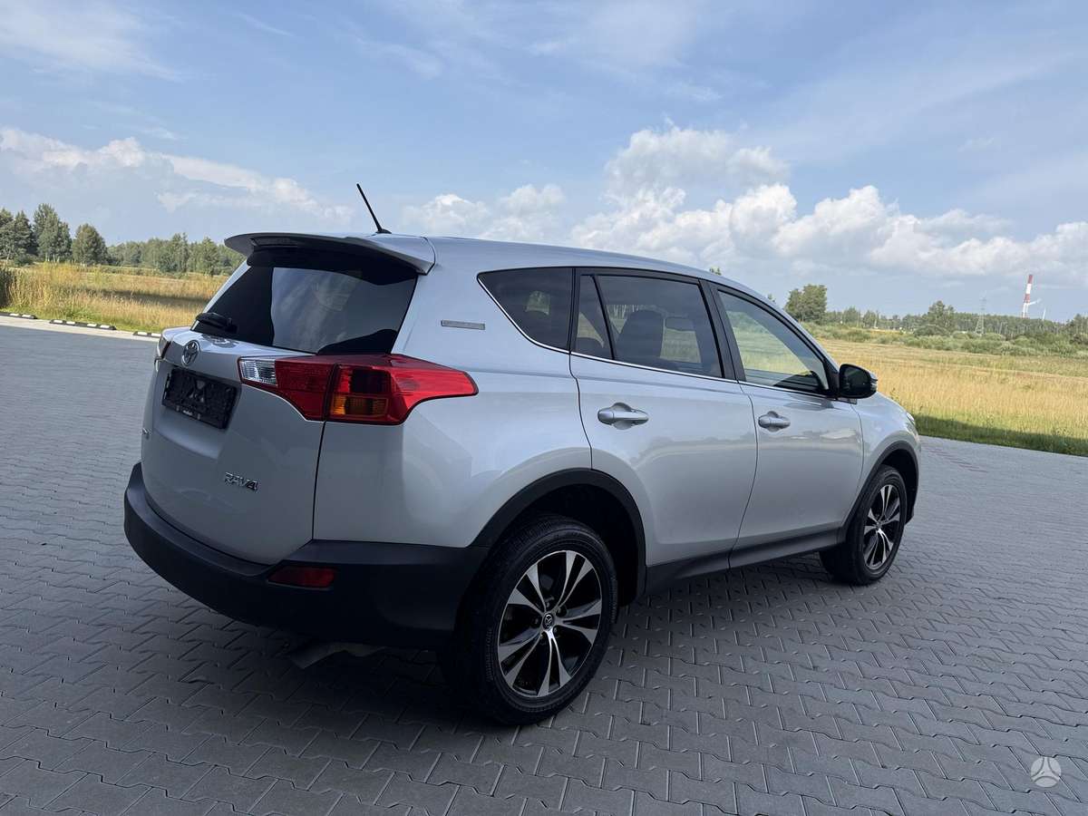 Toyota RAV4 - 5