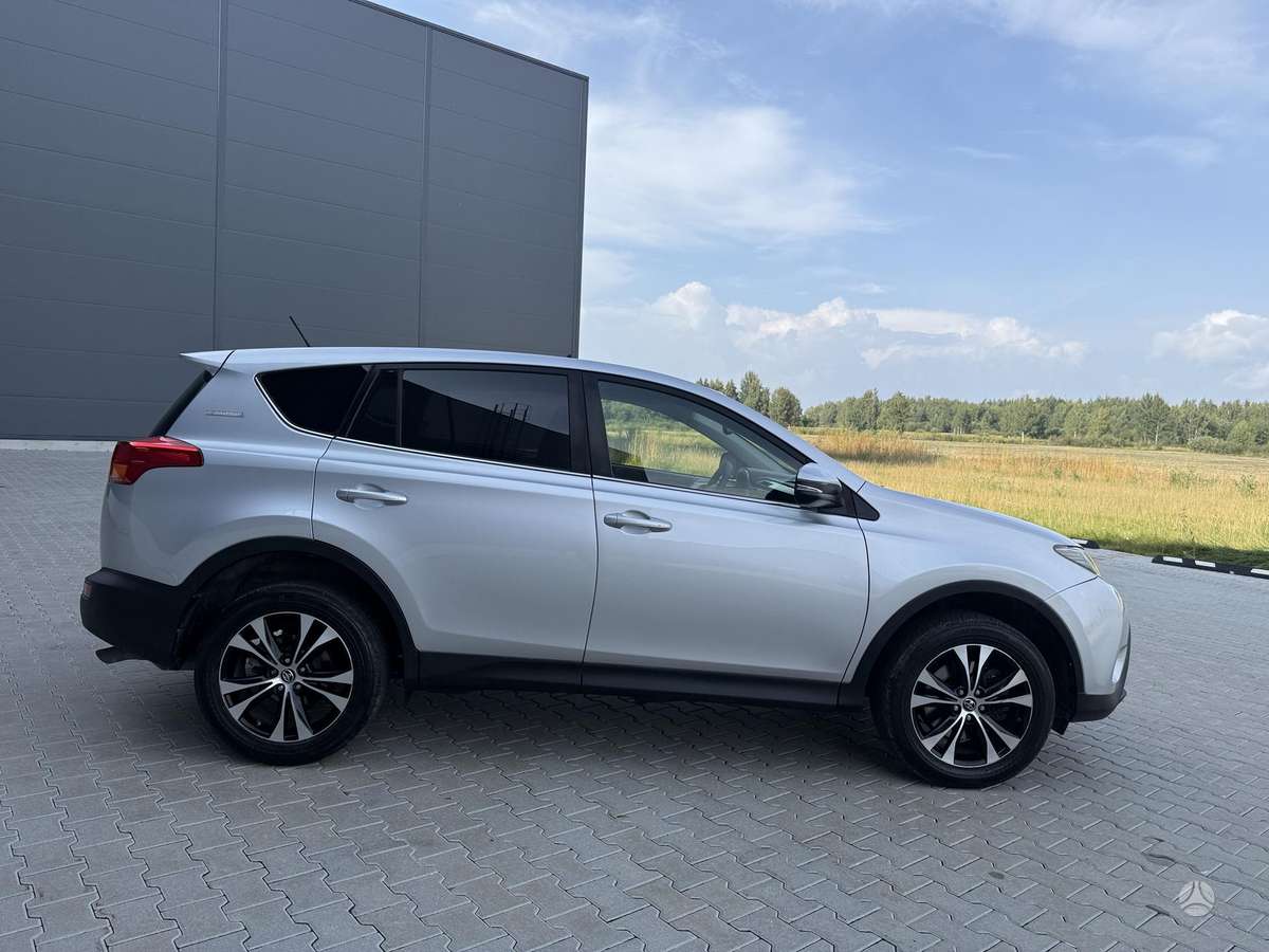 Toyota RAV4 - 6