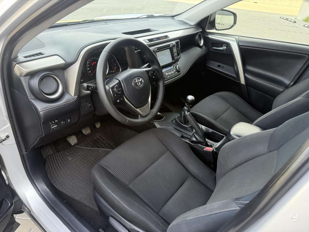 Toyota RAV4 - 10