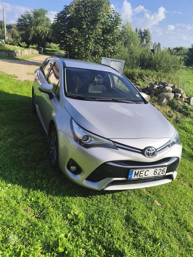 Toyota Avensis - 1