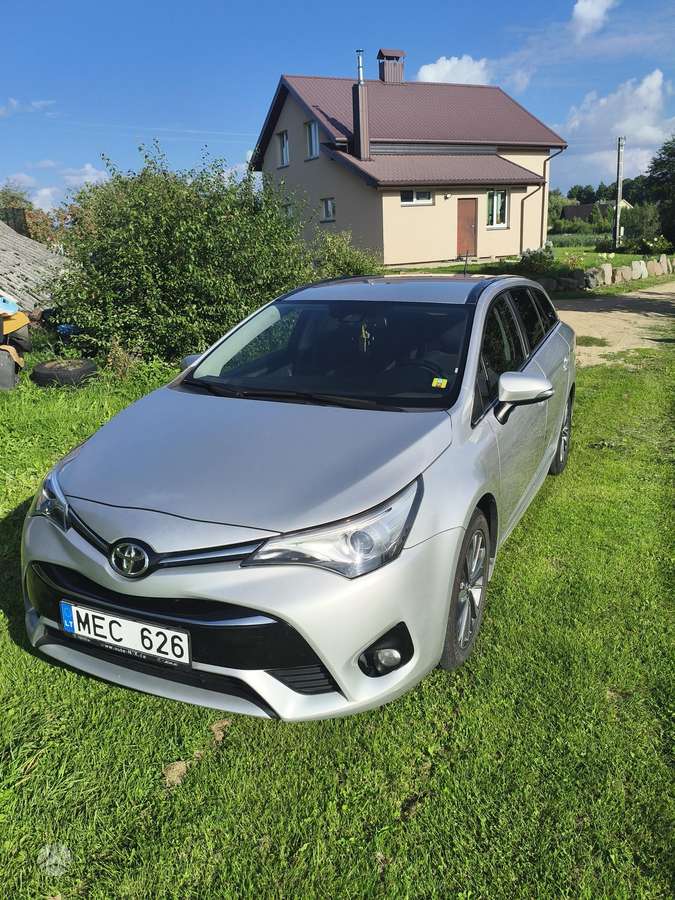 Toyota Avensis - 2