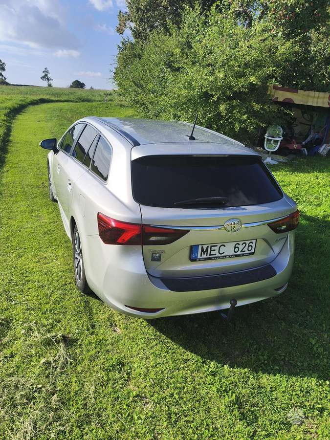 Toyota Avensis - 4