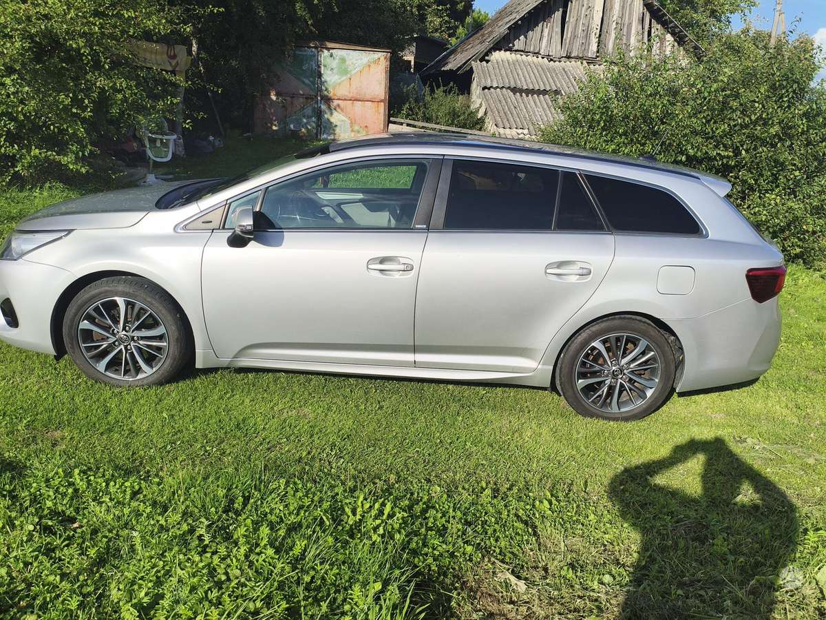 Toyota Avensis - 5