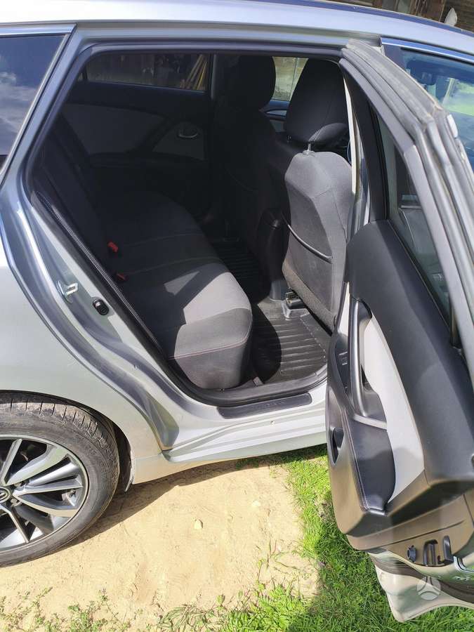 Toyota Avensis - 10