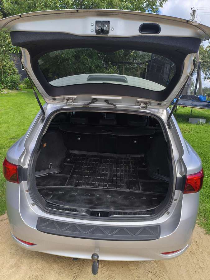 Toyota Avensis - 11