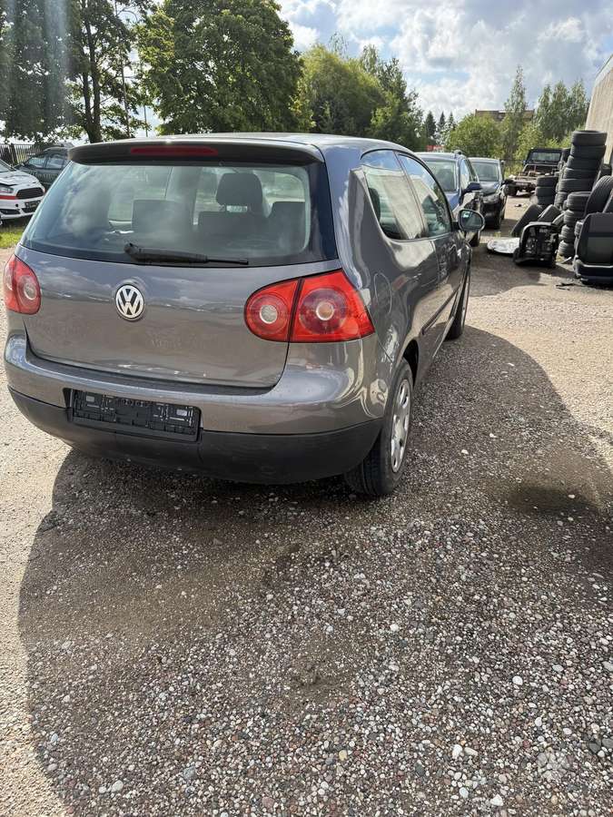 Volkswagen Golf - 3