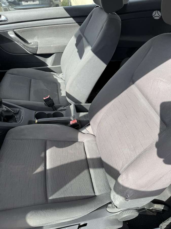 Volkswagen Golf - 9