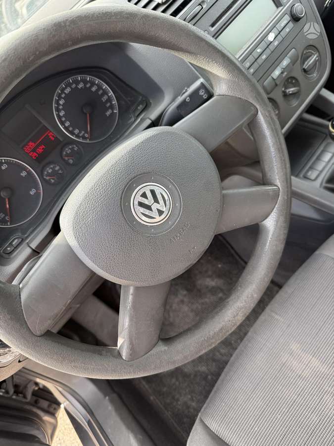 Volkswagen Golf - 11