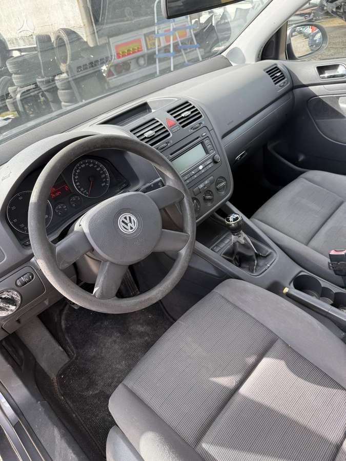 Volkswagen Golf - 12