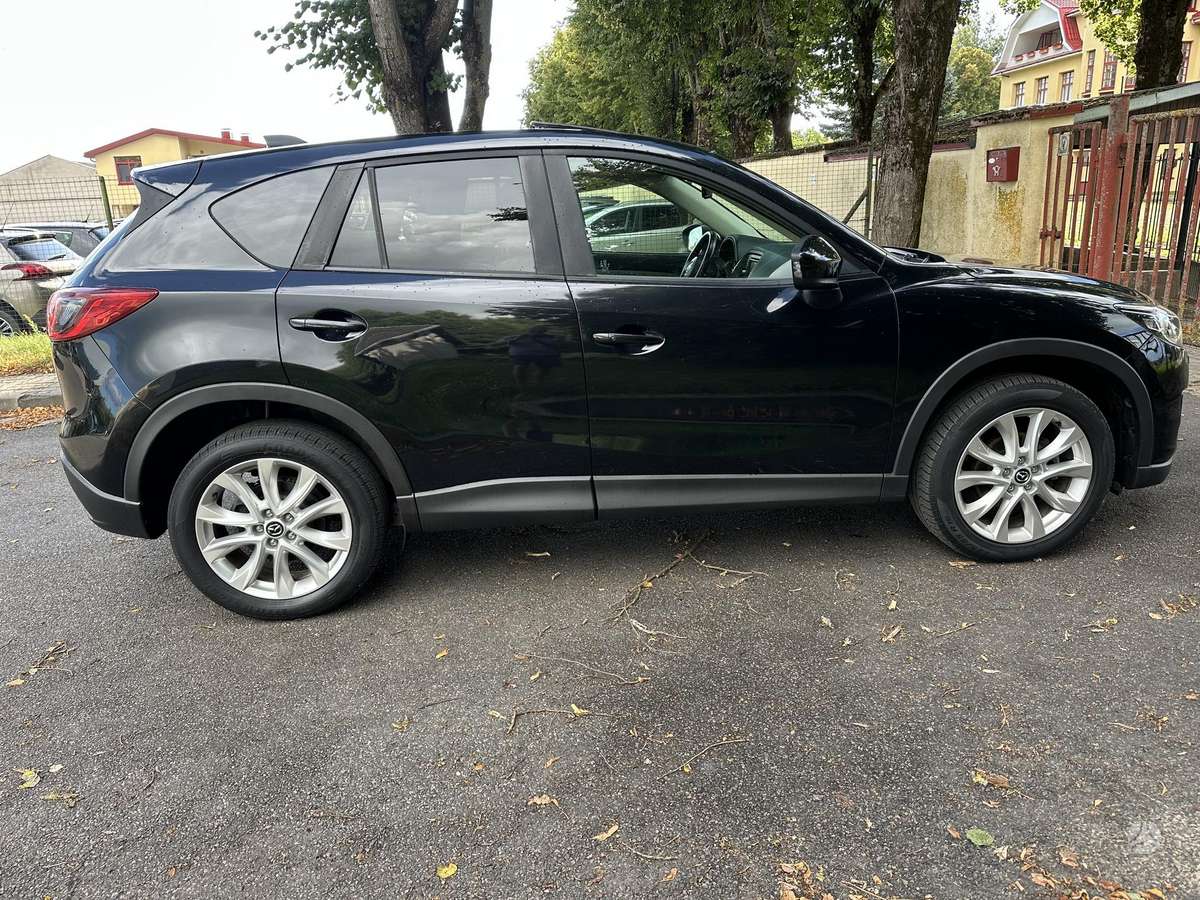 Mazda CX-5, 2.2 l., off-road / crossover