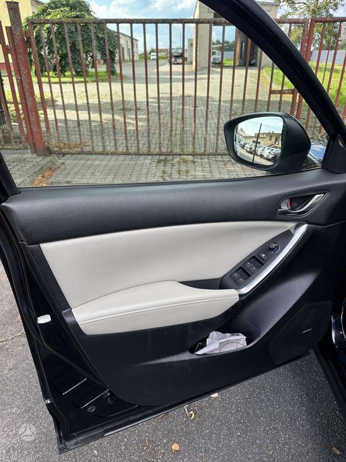 Mazda CX-5, 2.2 l., off-road / crossover