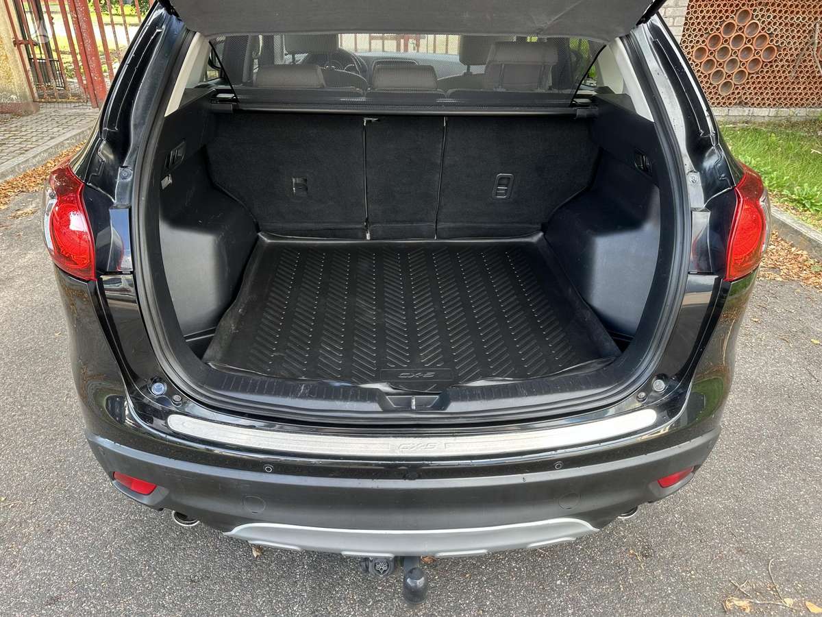 Mazda CX-5, 2.2 l., off-road / crossover