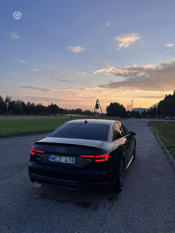 Audi A4, 2.0 l., Седан