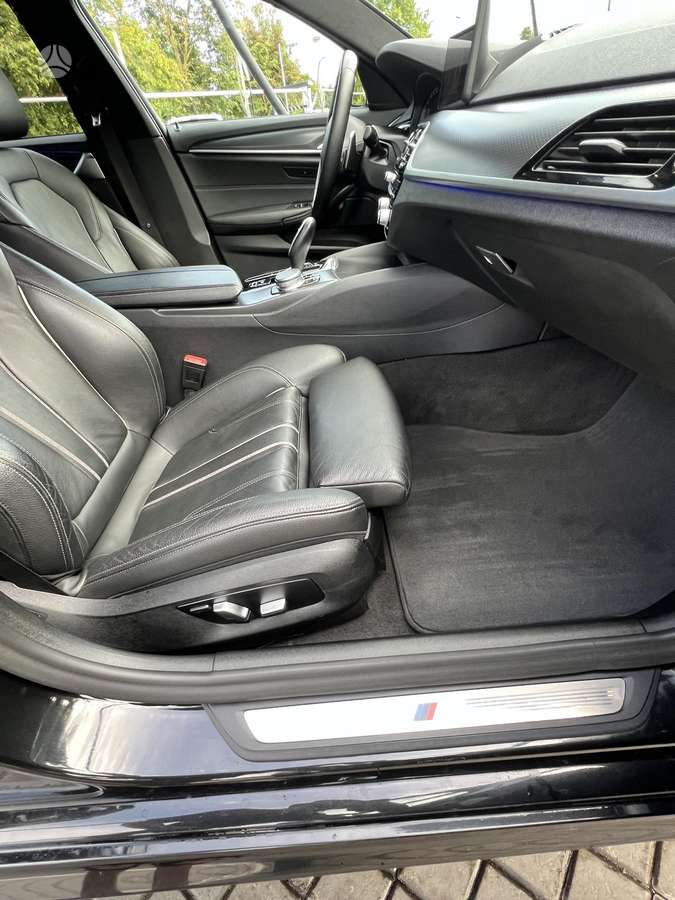 BMW 520, 2.0 l., Седан