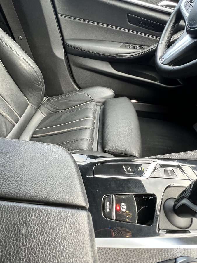 BMW 520, 2.0 l., Седан