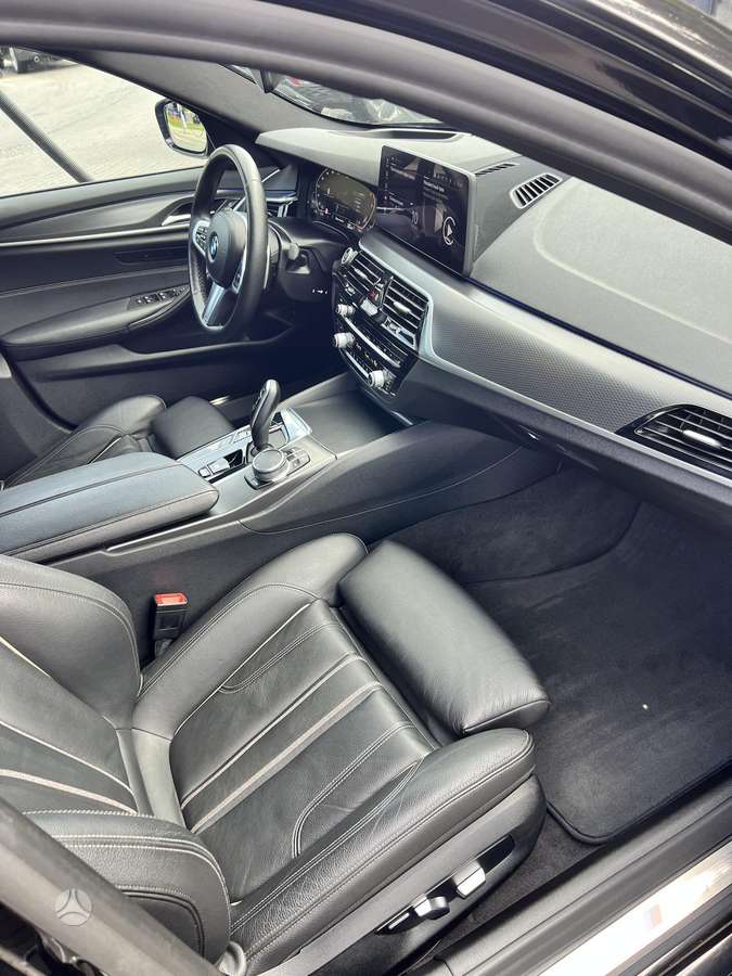 BMW 520, 2.0 l., Седан