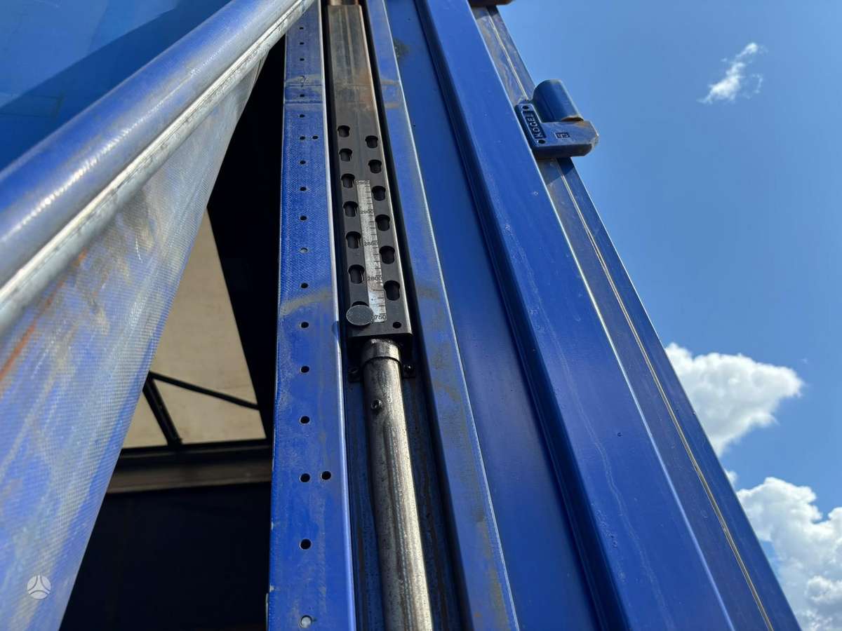 Kögel, užuolaidinės / tentinės