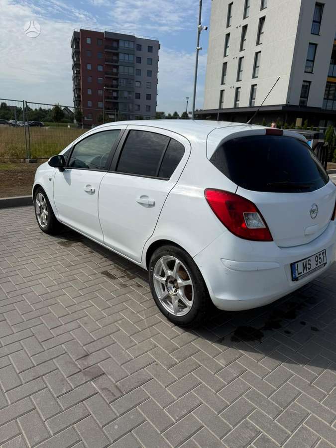 Opel Corsa, 1.2 l., Хэтчбек