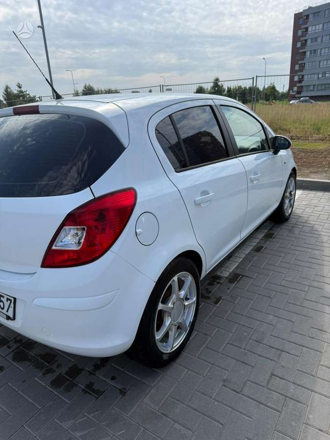 Opel Corsa, 1.2 l., Хэтчбек