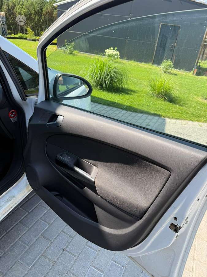 Opel Corsa, 1.2 l., Хэтчбек