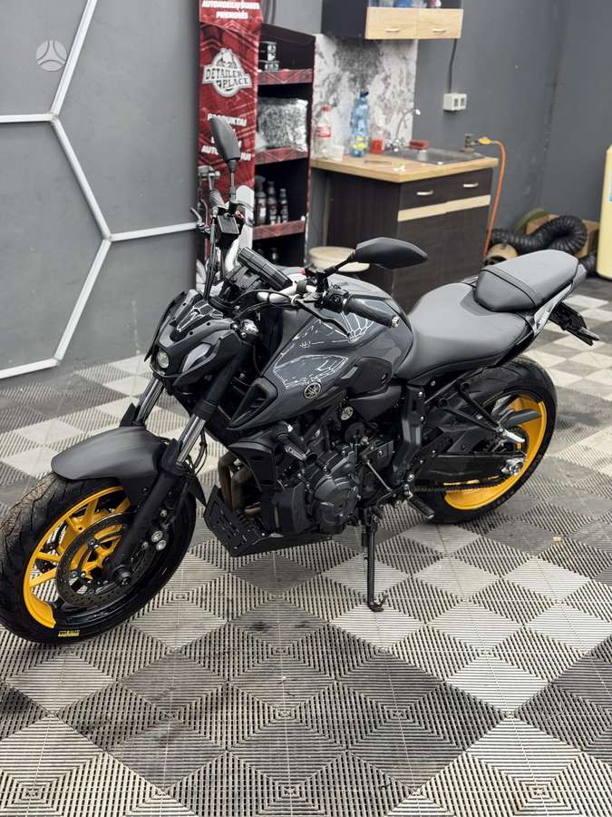 Yamaha MT 07 689cc, street / classic