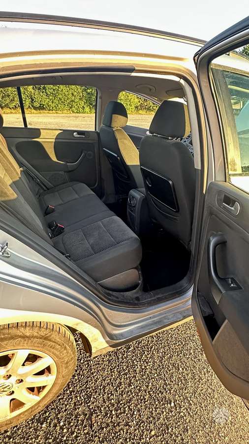 Volkswagen Golf Plus - 9