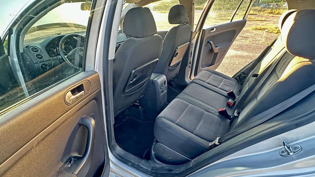Volkswagen Golf Plus - 11