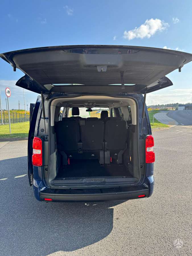 Peugeot Traveller - 12