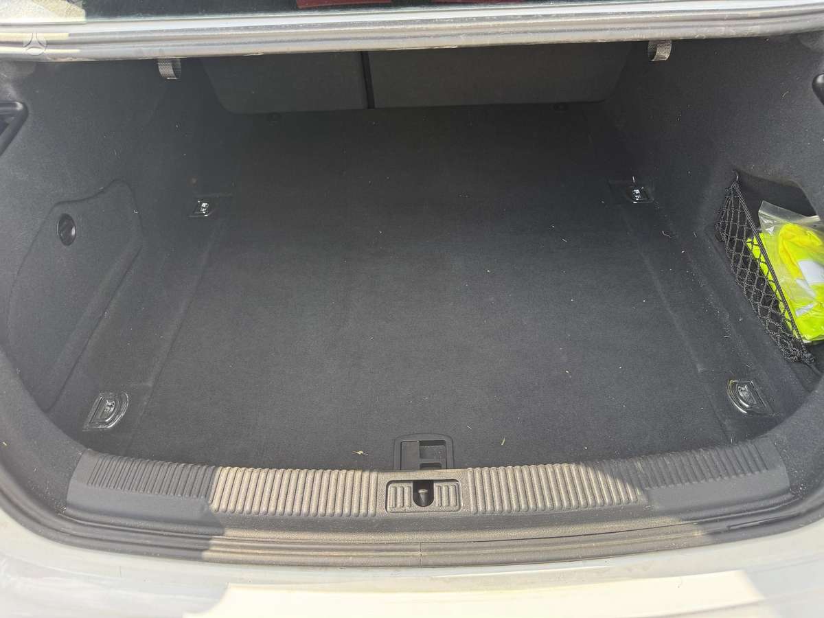 Audi A6, 3.0 l., sedanas