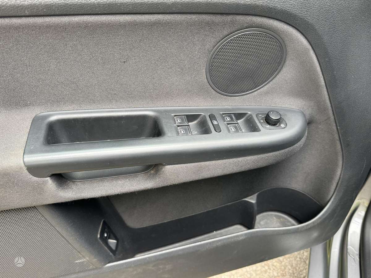 Volkswagen Golf Plus - 8