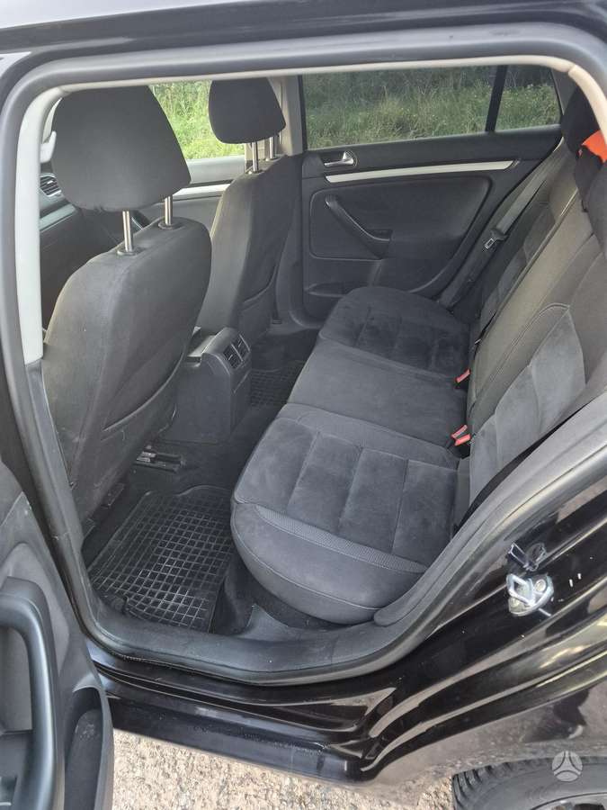 Volkswagen Golf - 8