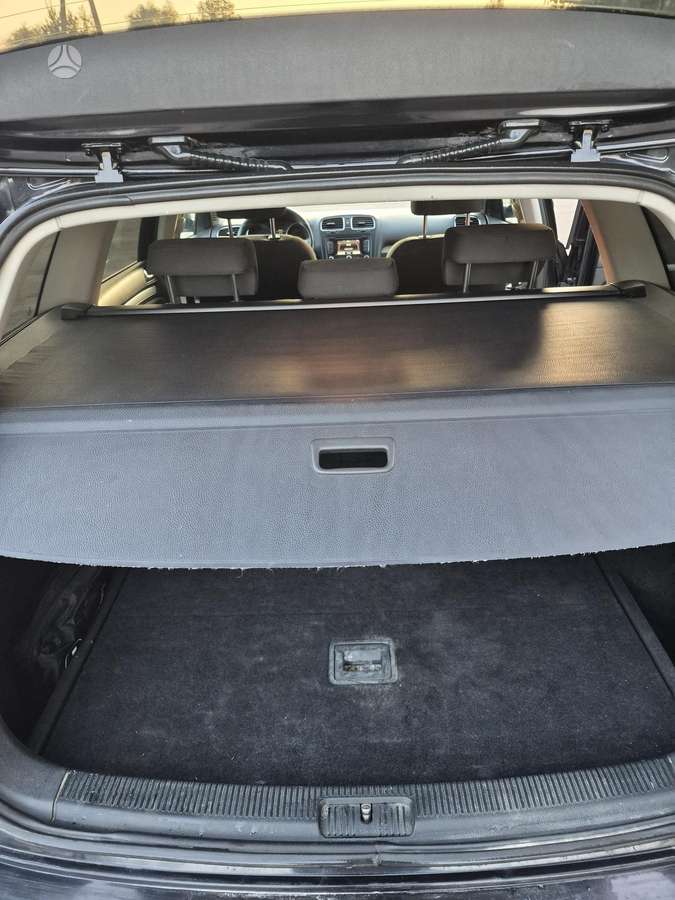 Volkswagen Golf - 10