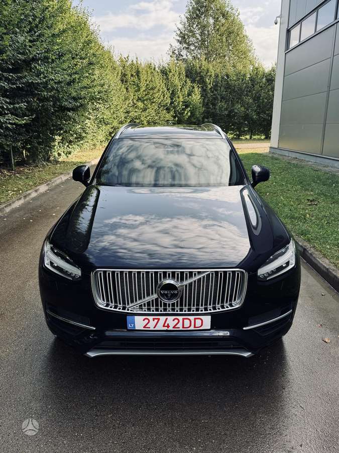 Volvo XC90 - 1