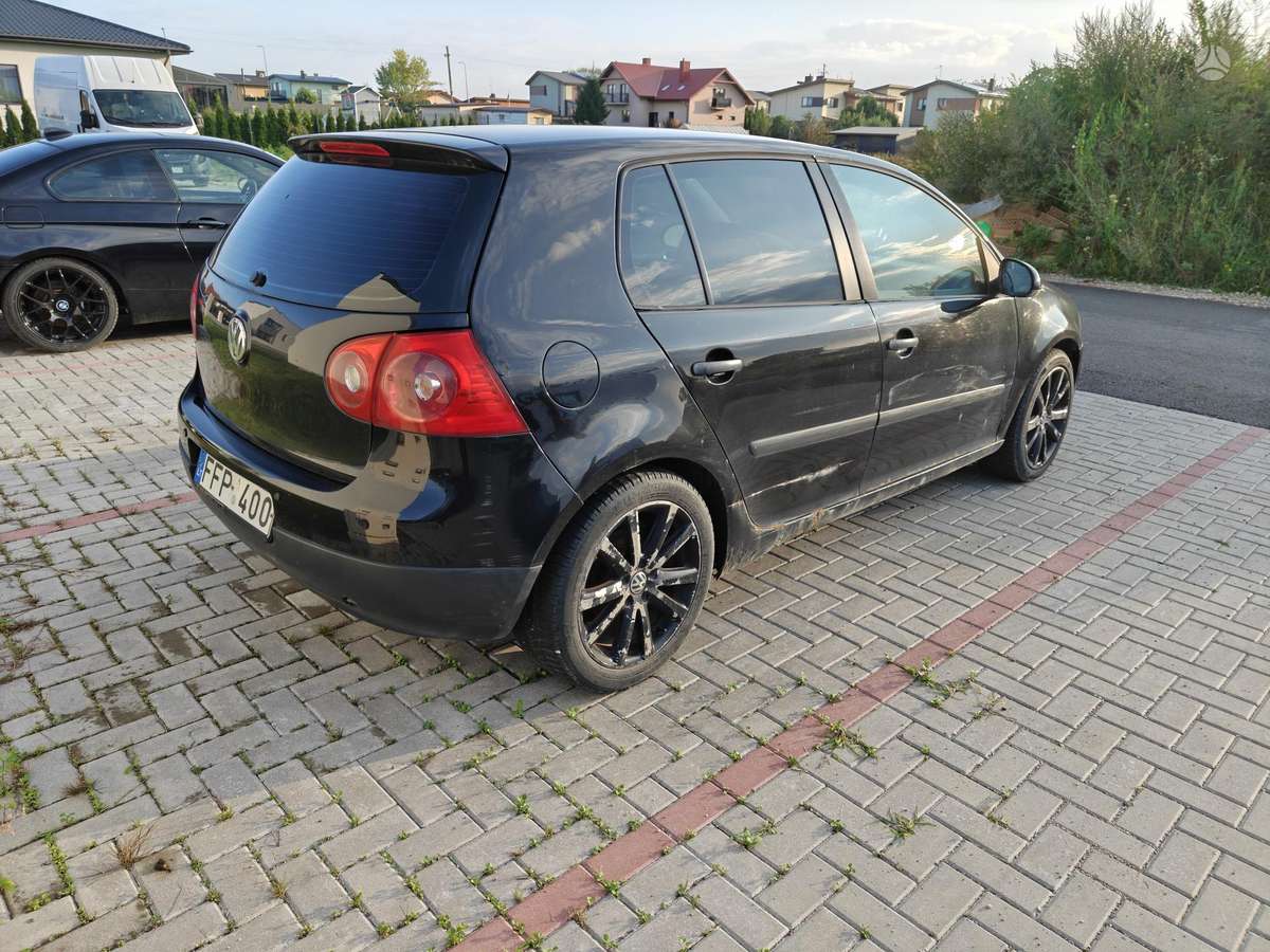Volkswagen Golf - 2