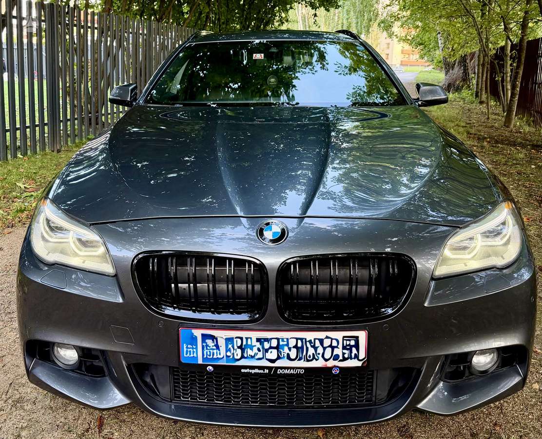BMW 530, universalas