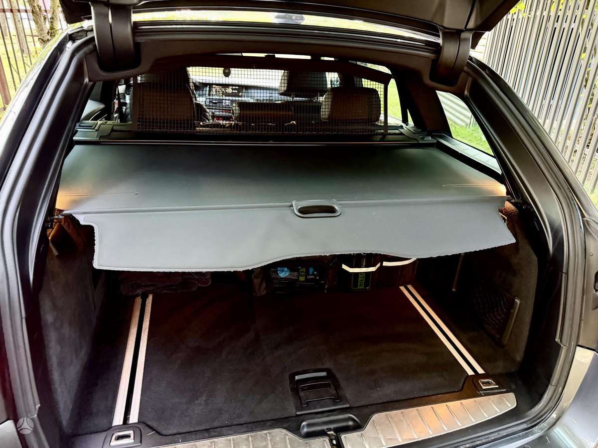 BMW 530, universalas