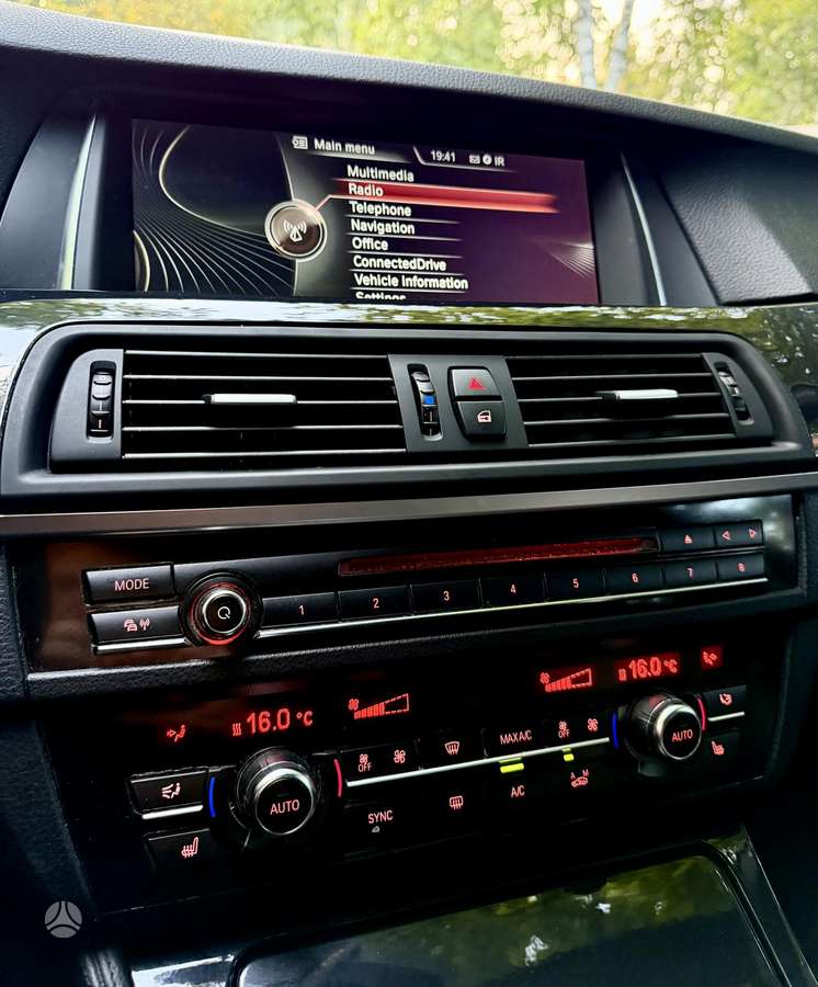 BMW 530, Универсал
