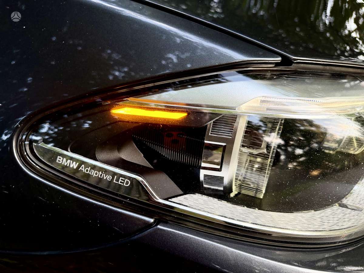 BMW 530, universalas