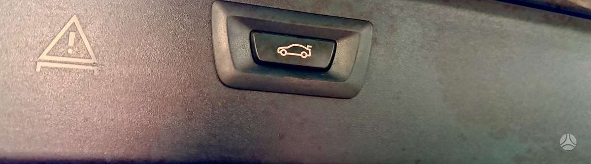 BMW 530, universalas